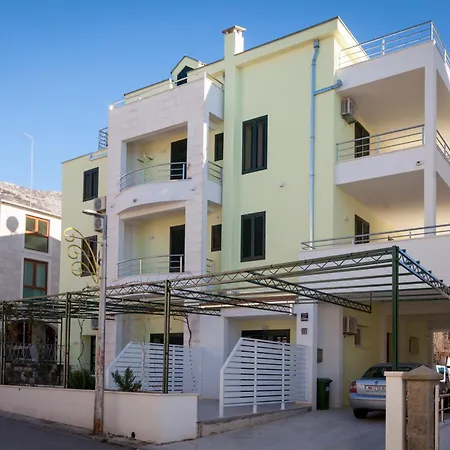 Apartment Podgorka *