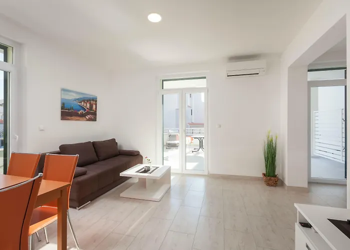 Podgorka * Podgora (Split-Dalmatia)